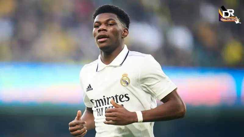 Top 10 Midfielders with a Playing Style Similar to Declan Rice Edson Álvarez (West Ham United)